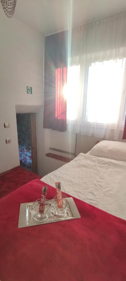 Carpe diem Gospić Exterior foto